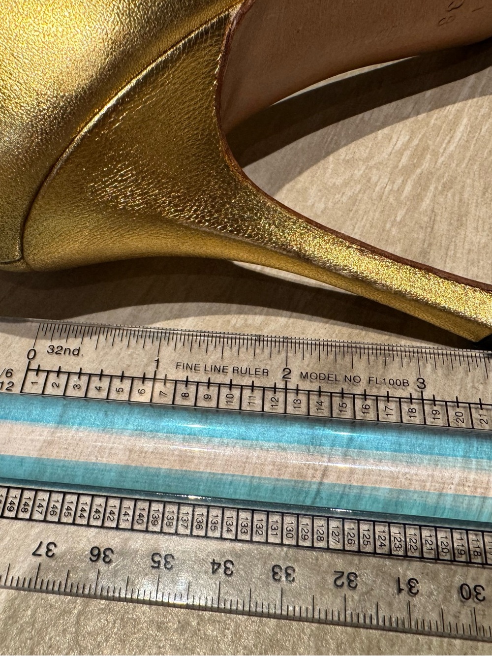 Manolo Blahnik, metallic gold strappy heels size 8 - Picture 12 of 12